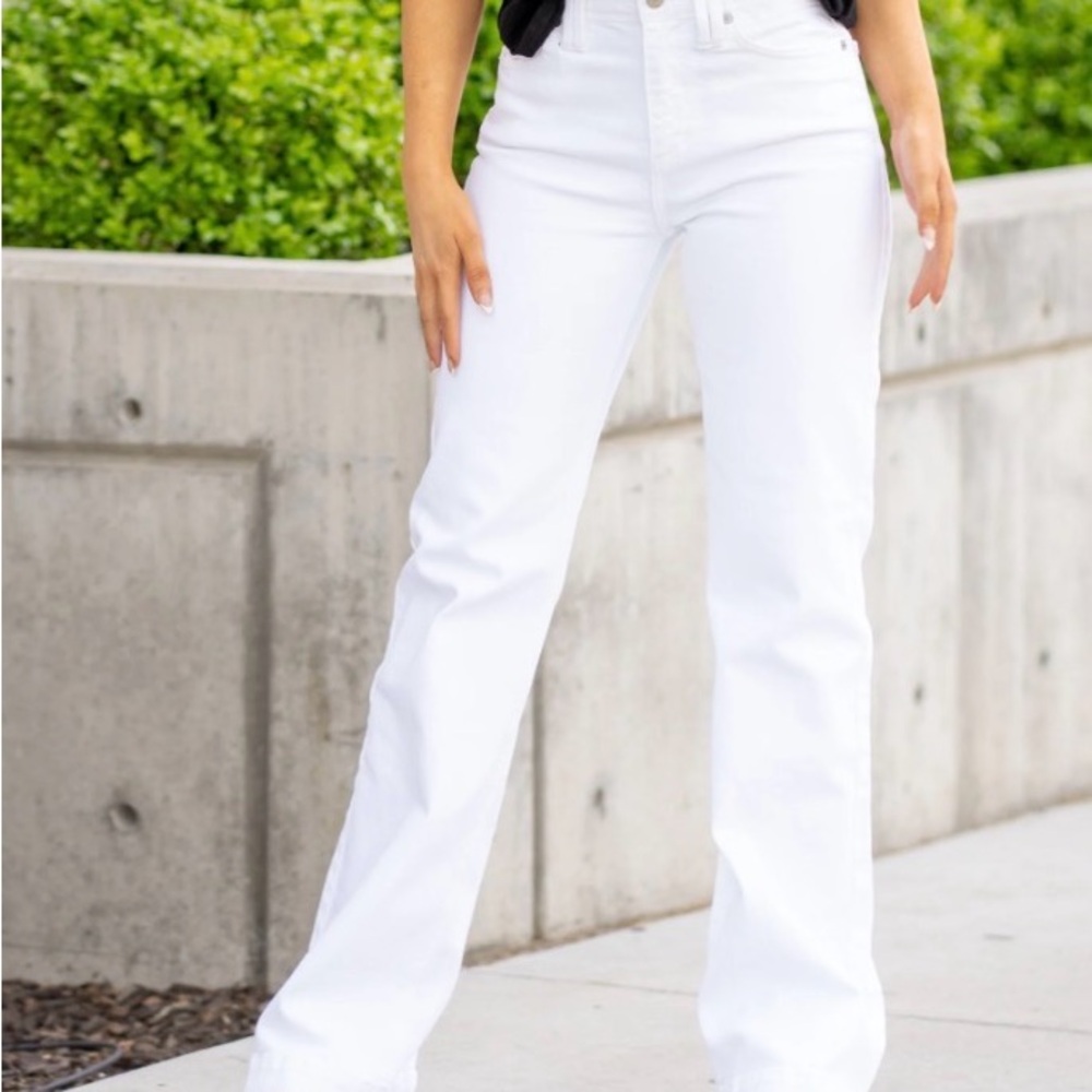 KanCan white denim jeans size 7-27